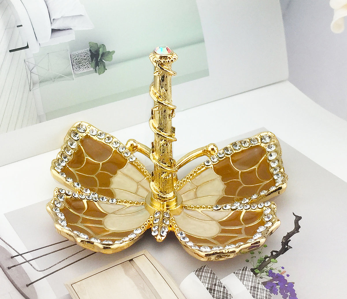 Butterfly ring deals holder