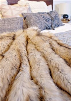 Faux Fur Throw Limited Edition, Taupe Fox